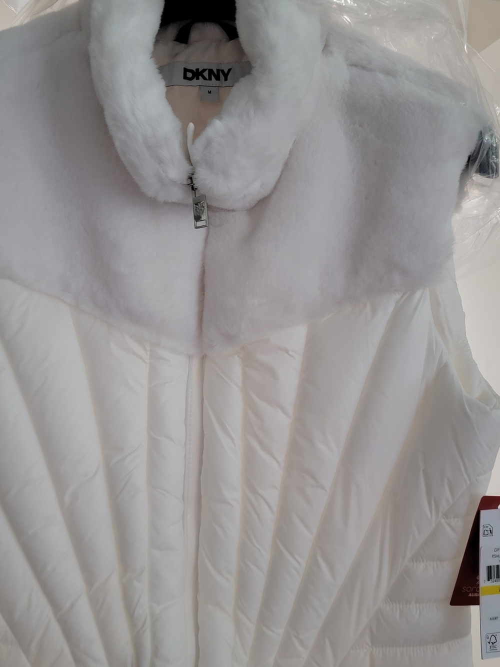 DKNY Women's White Quilted Faux-Fur Collar Puffer Vest